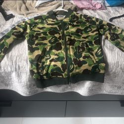 Bape Zip Up (used)