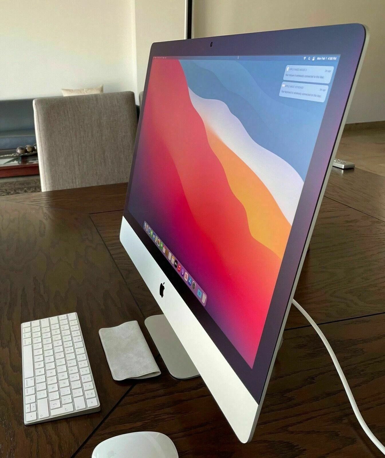 27-inch iMac with Retina 5K display (2020 - Like New!)