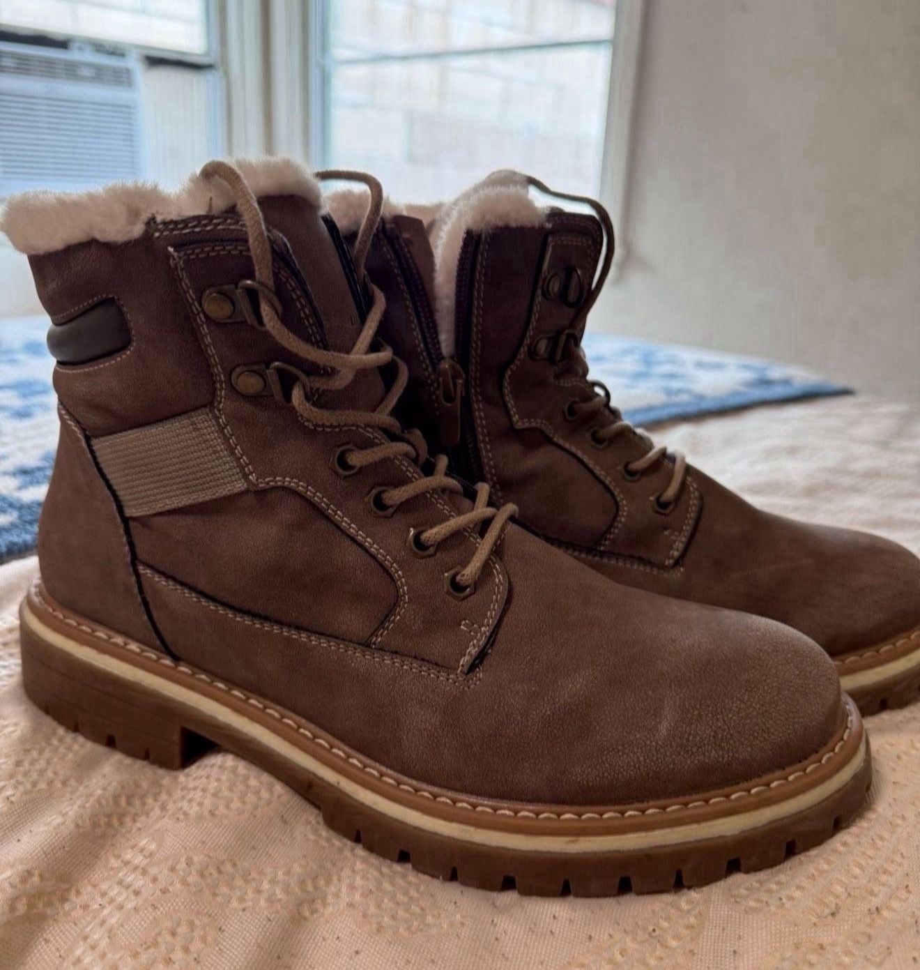 Women’s Hiking Boot 🥾
