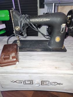 Singer heavy duty 1950s sewing machine w/revamped table