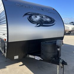 Gray Wolf 26 Ft Bunk