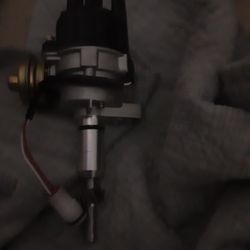 Ignition Distributor Equipped With A Premium Advance Canister