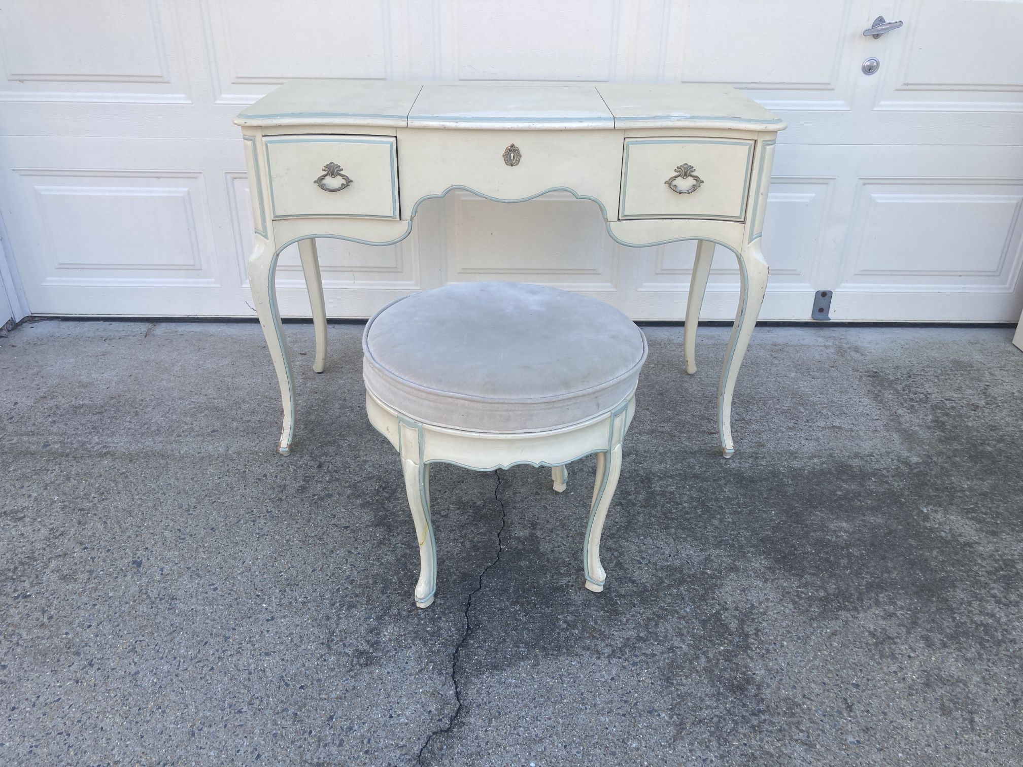 Vintage Makeup Vanity Desk Mirror 