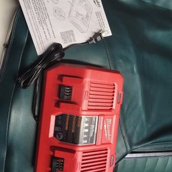 Milwaukee M18 Dual Battery Rapid Charger