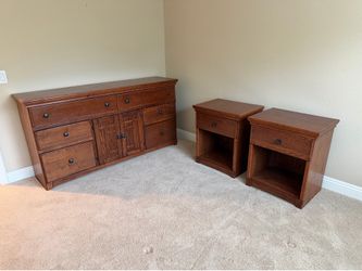 Dresser & 2 Nightstands