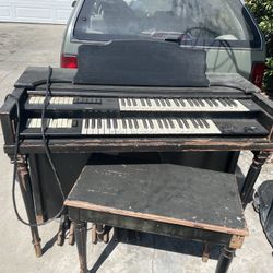 Antique Piano 