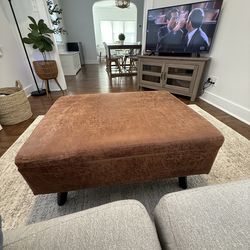 Coffee Table / Ottoman