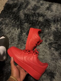 Nike Air Force 1 “triple Red”