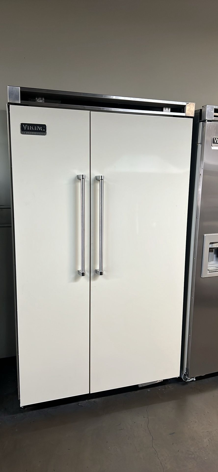 Viking 48”Wide Built In Side By Side Gloss White Refrigerator 
