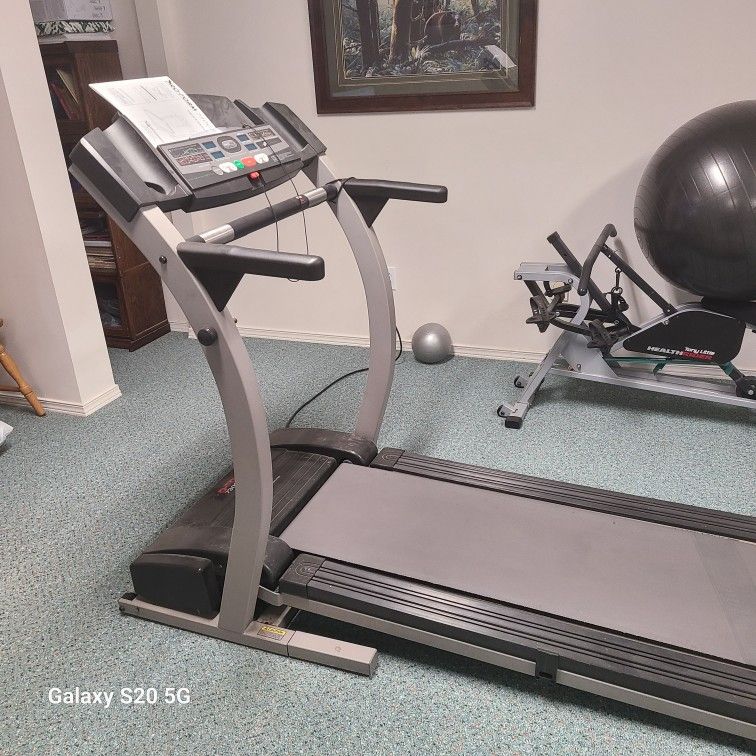 Pro-Form 730CS Power Treadmill