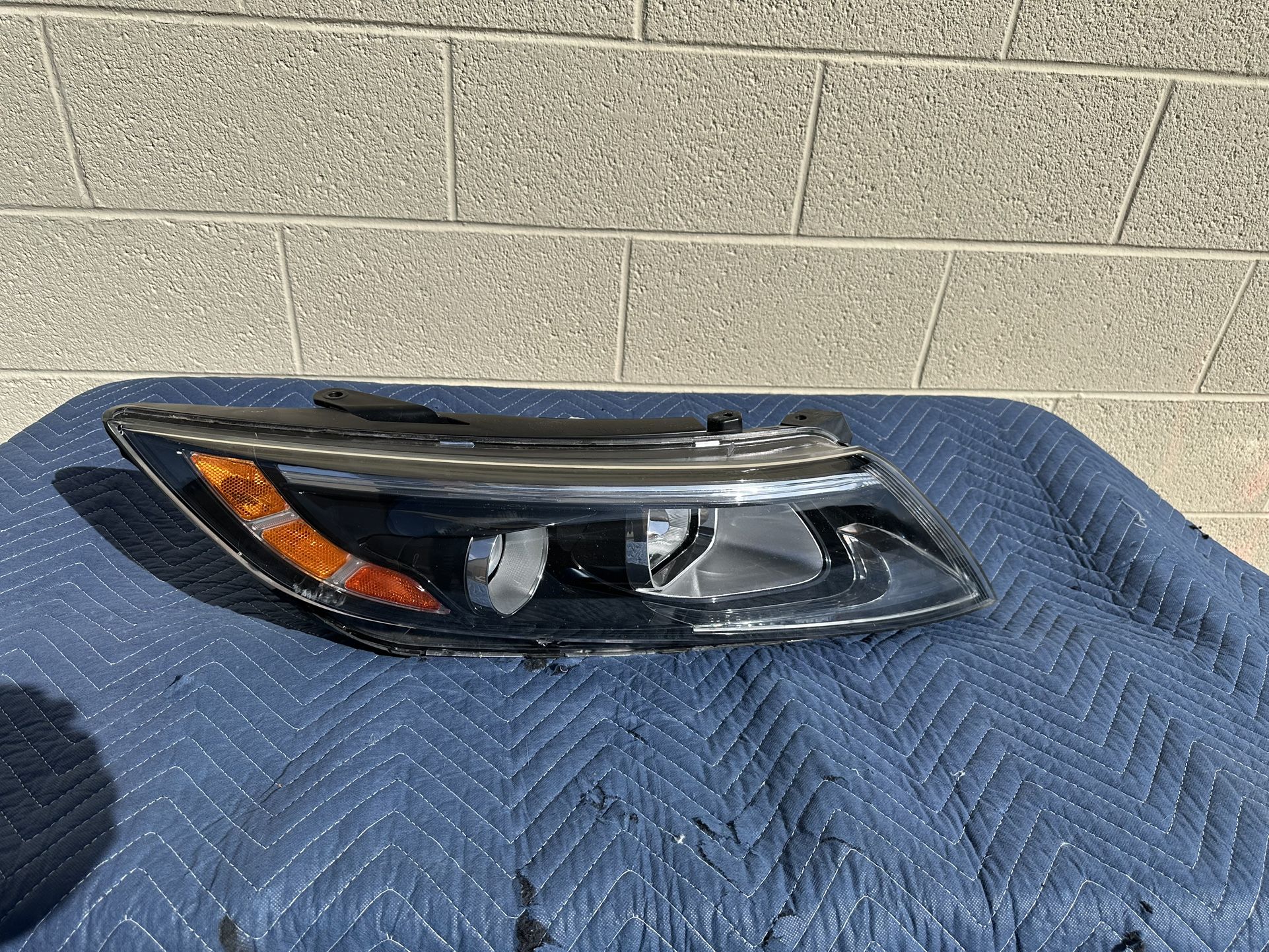 Kia Optima Headlight 2014-2015, Kia Optima Headlamp, Passenger side light , OEM ORIGINAL Kia part , Light
