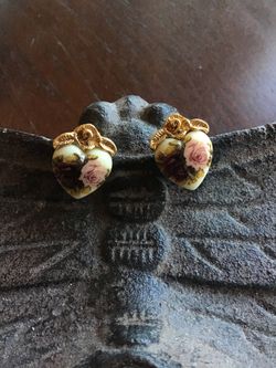 Vintage Gold Post Porcelain Heart Shaped Earrings with Pink & Purple Roses.