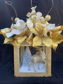Beautiful Gold Center Piece
