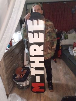 5'5 m-3 snowboard