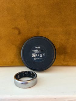 OURA Ring with Charger —Size 10