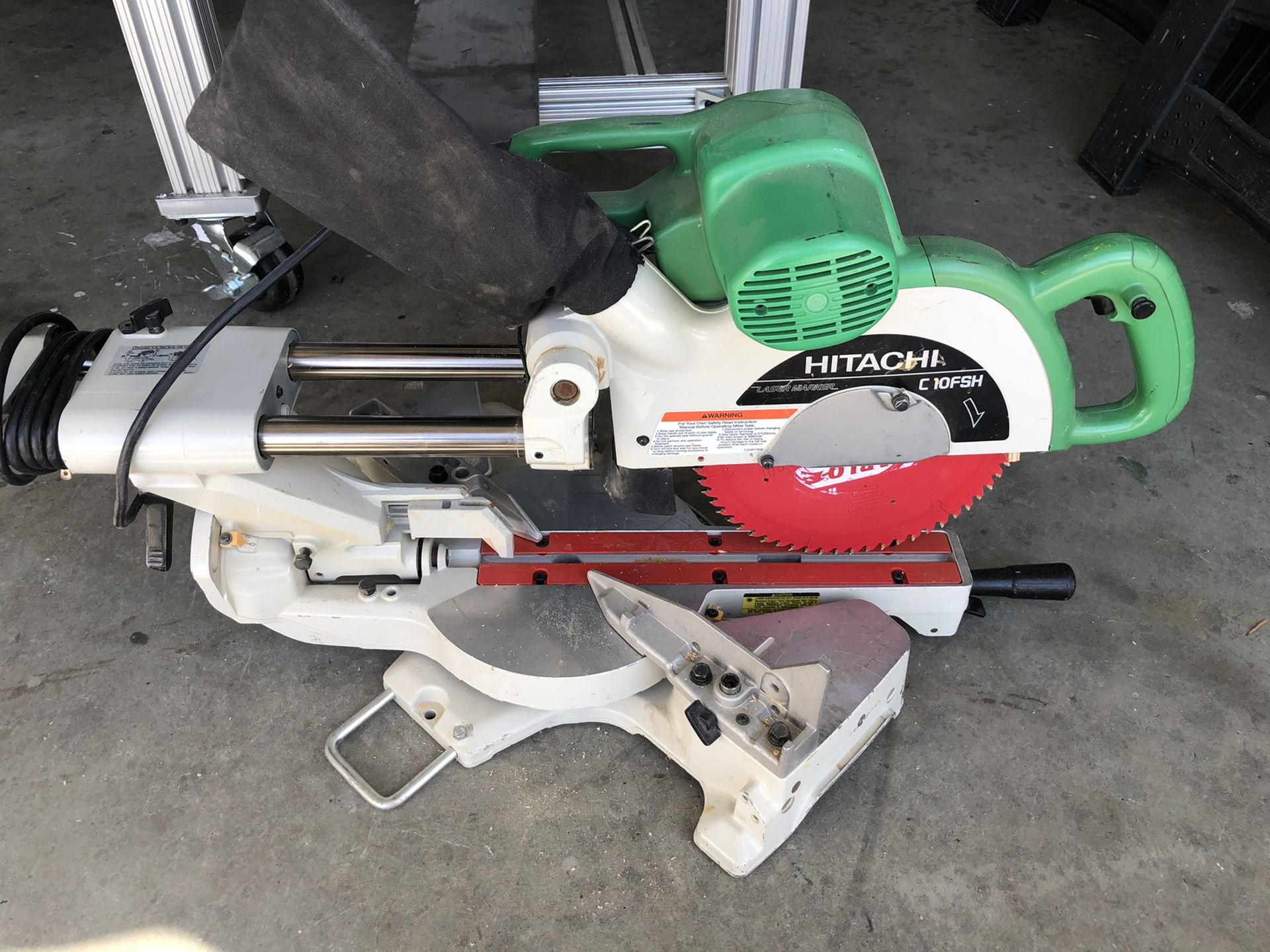 Hitachi sliding compound miter saw with laser-10” blade