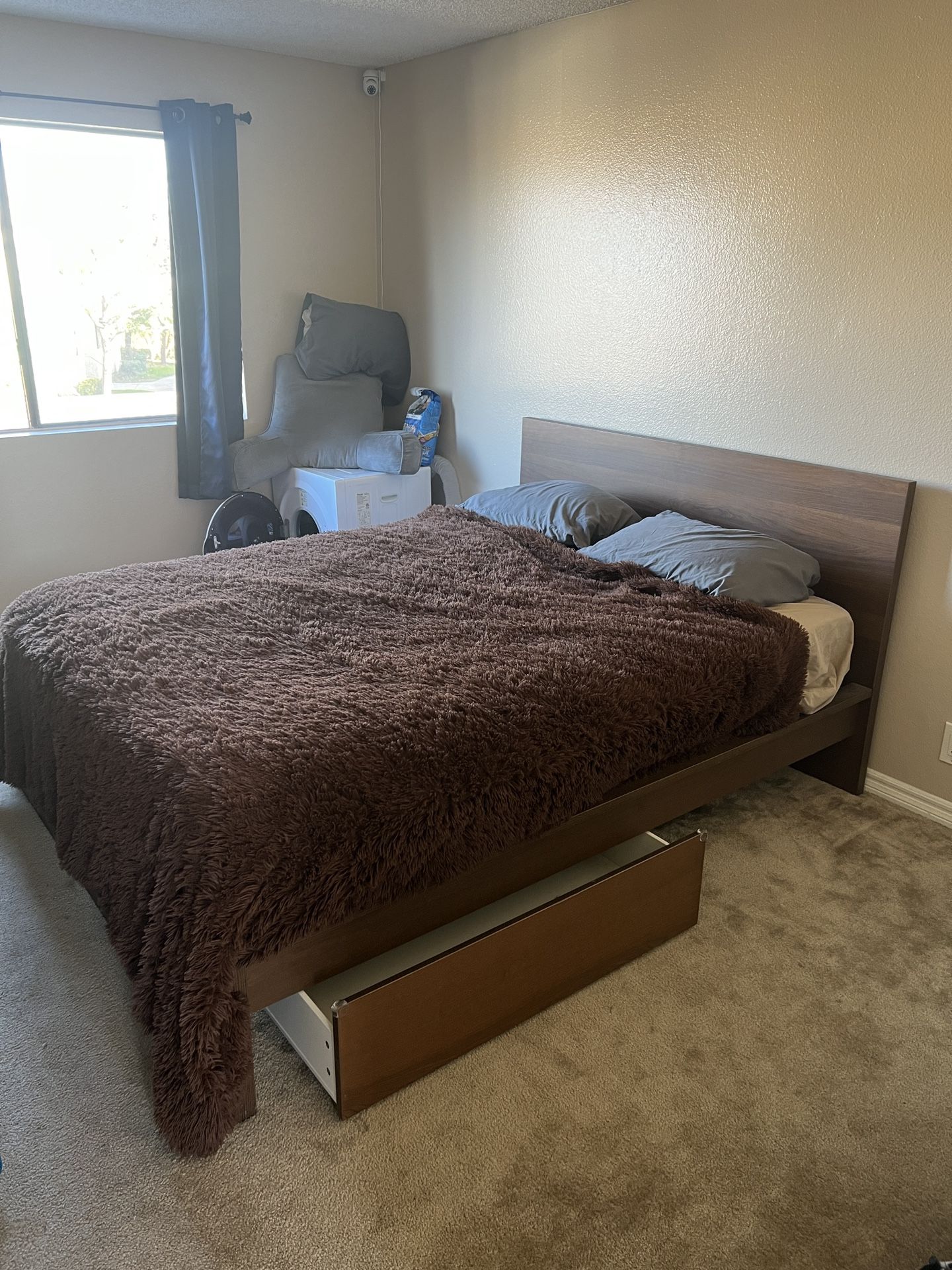 Bed Frame And mattress