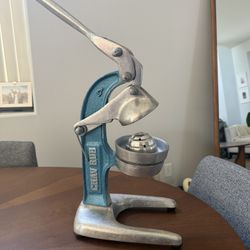 Chav Rub Manual Orange Citrus Juicer