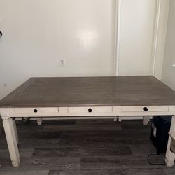 Pick up in Holyoke Ma!!! FREE – Farmhouse Style Dining Set (First Come, First Serve)