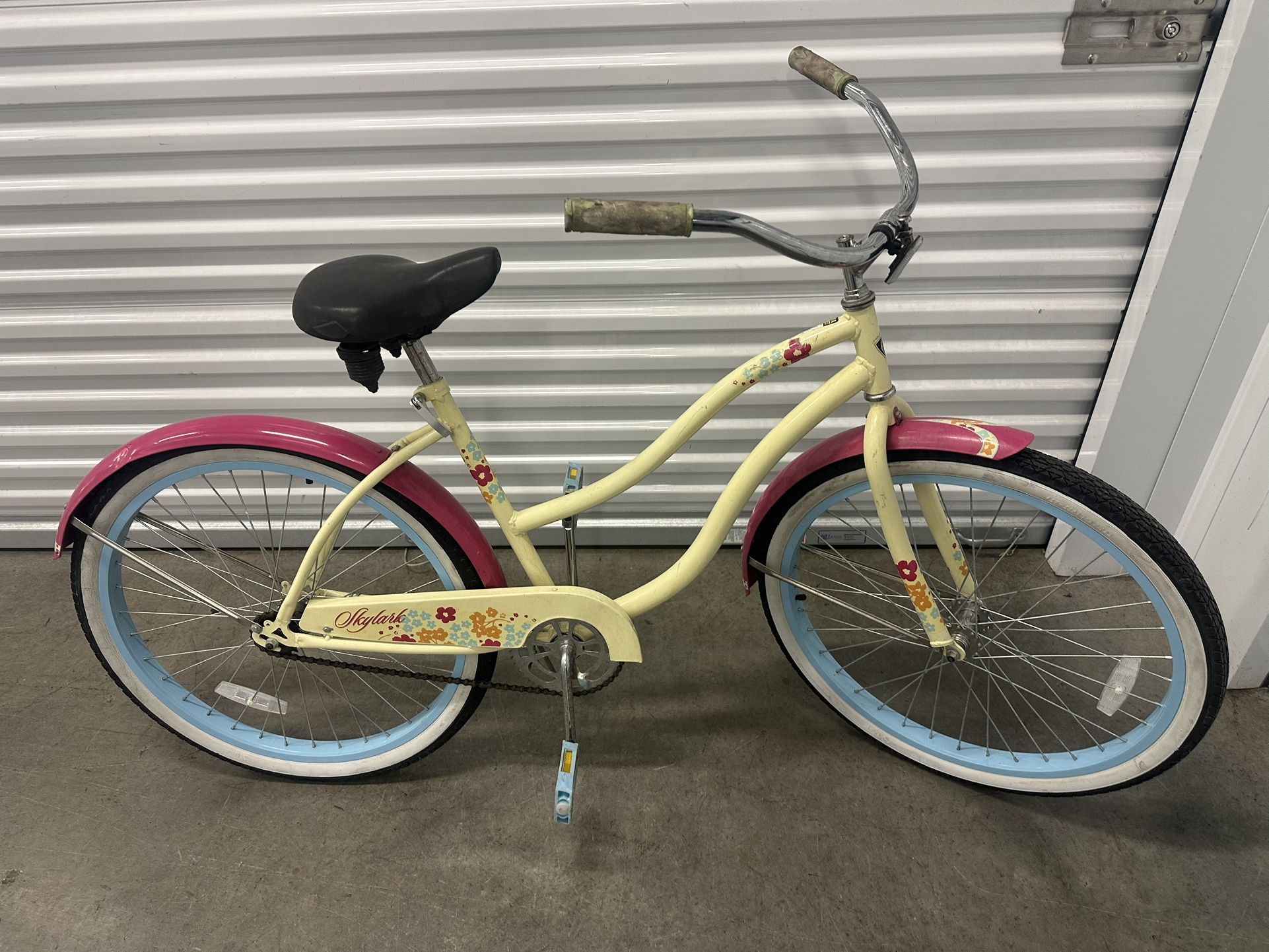 Bicycle Cruiser #26 Like New $70