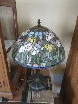 Tiffany Style Stained Glass Lamp 