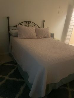 Full size bed