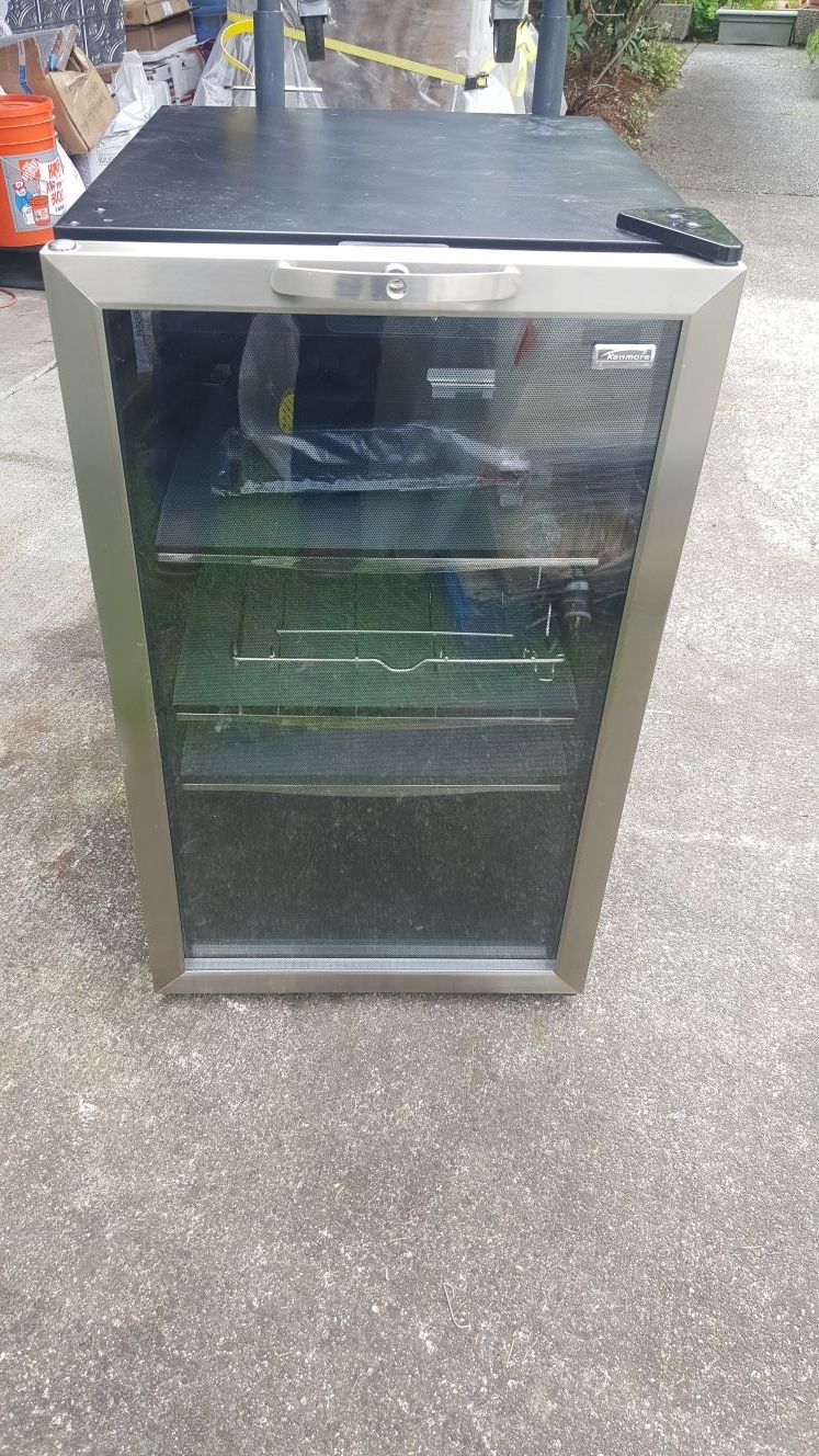 Kenmore Elite Beverage Cooler model46199100 for Sale in WA