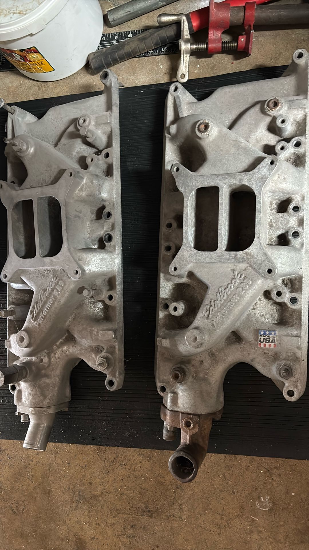 289 Mustang Intake Manifolds 