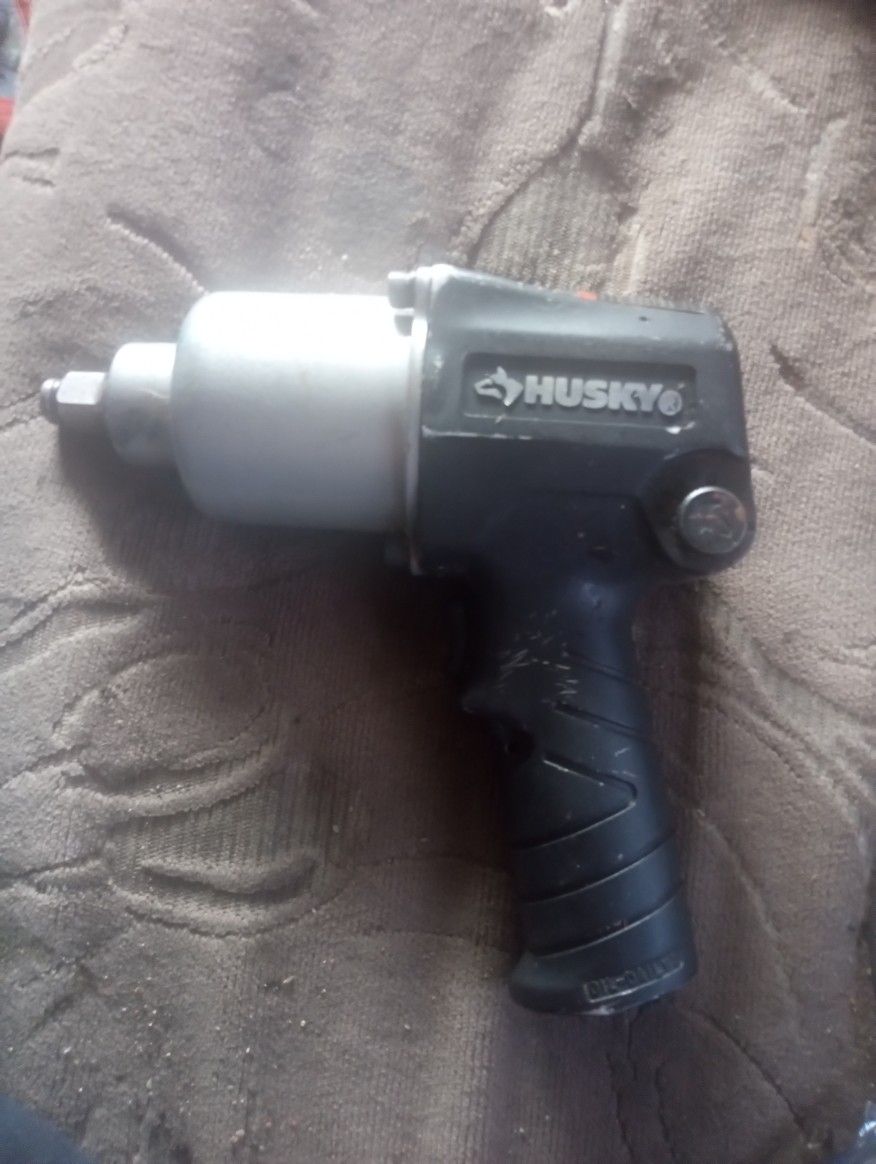 IMPACT WRENCH HUSKY 