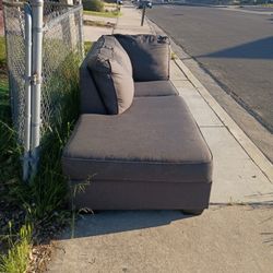 Couch Sleeper Piece. Twin Sized Couch/Twin Bed 