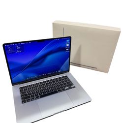 2025 MacBook Air M4 15” 256GB SSD Like New