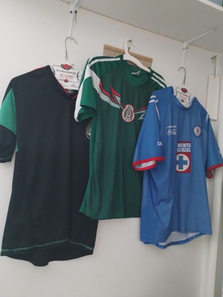 Camisa De Portiva Diferentes Size M -s -m Los Tres Por $15