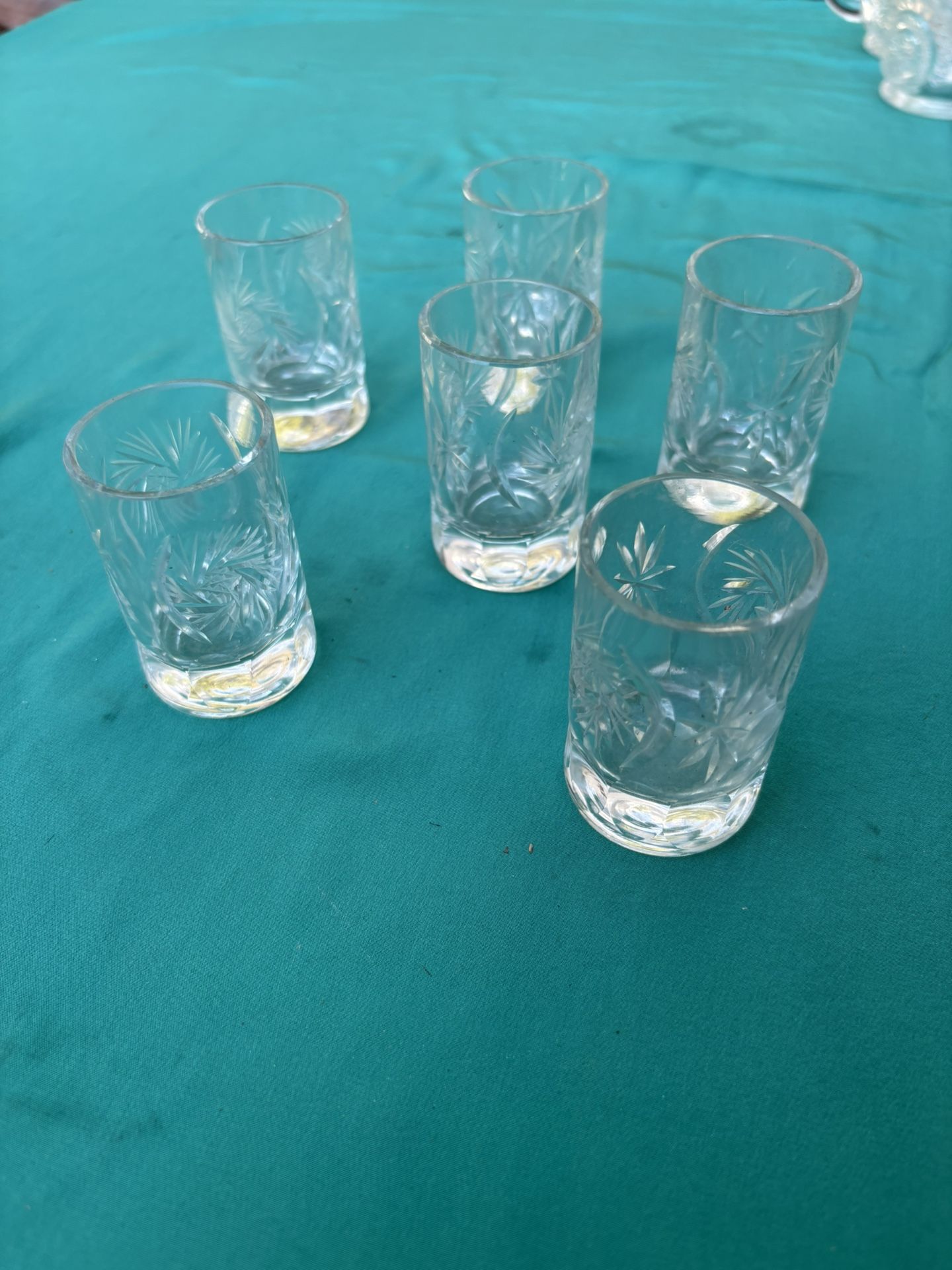Small shot glasses- 6 pieces. - Unknown brand. No defects or damage found.