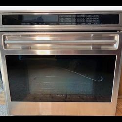WOLF 30” Electric Single Wall Oven 