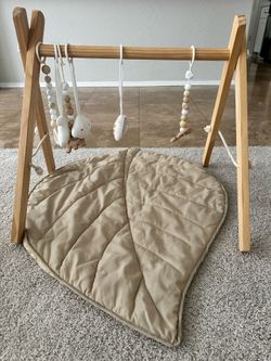Leaf Baby Entertainment area with Charms