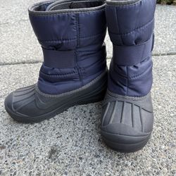 Boys like new size 3 snow boots
