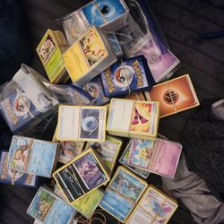 Acouple Thousands  Common And Uncommon Cards 