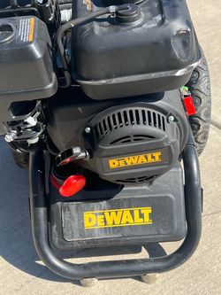 TOP OF THE PRESSURE WASHER DEWALT 3600 psi new model with all the accessories