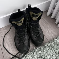 Scarpa Hiking Shoes Size 10.5 Or Eu44