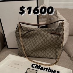 Gucci Half Moon‑Moon Hobo Shoulder Bag in GG Supreme canvas