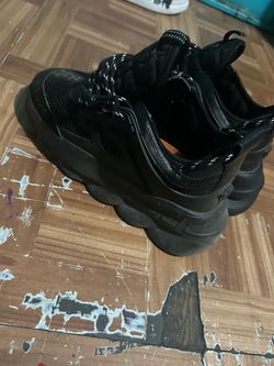 Versace chain reactions