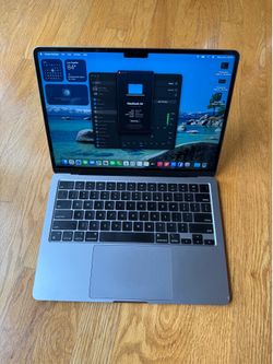 13” M3 MacBook Air 16GB RAM 512GB SSD w/Apple Care