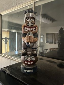 Dallas cowboys wood tiki statue