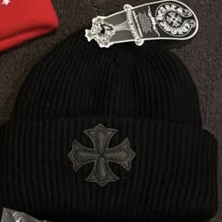 Chrome heart beanie black