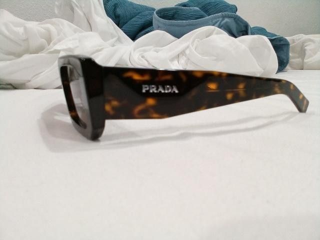 Prada sunglasses (never worn!) Authentic Prada Sunglasses Brand New Never Been Worn. | eBay main image 4