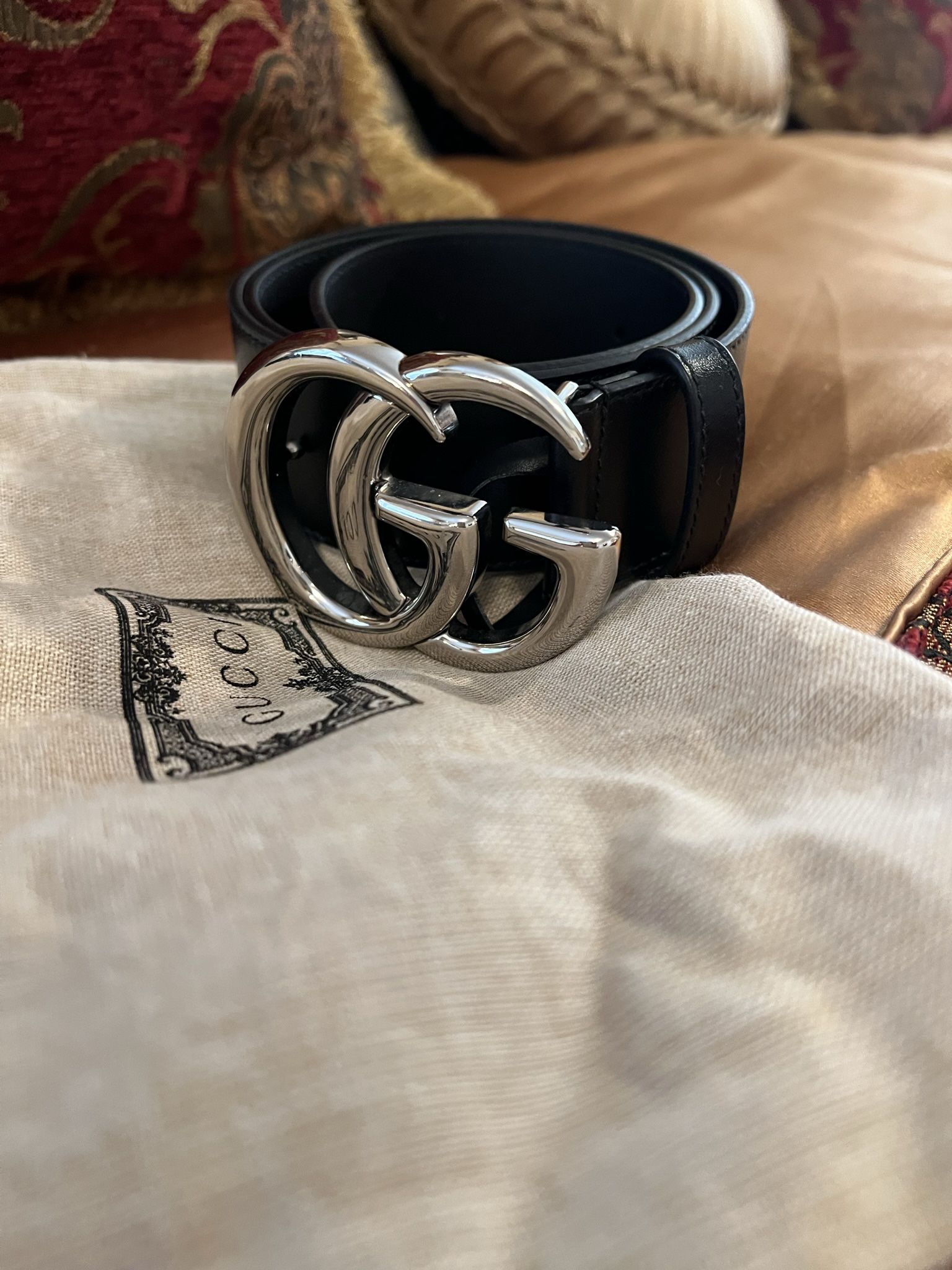 Black Leather Gucci Belt for Women