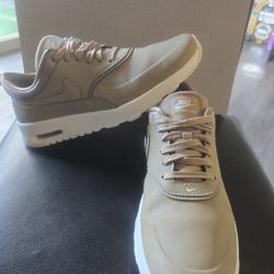 Nike Air Max Thea Premium Desert Camo size 8 wmns great condition.