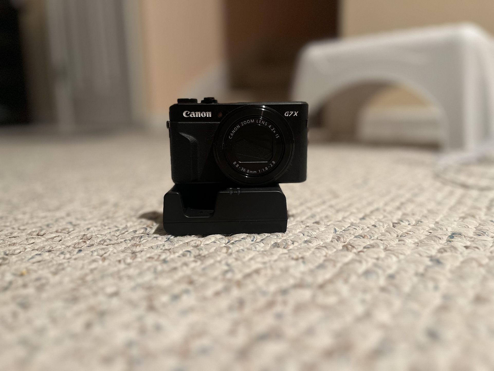Canon G7x Mark ii (including Battery & Charger)
