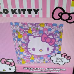 Hello Kitty 🩷 Mini Fridge
