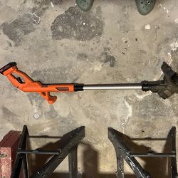 Black and Decker - Weed Whacker